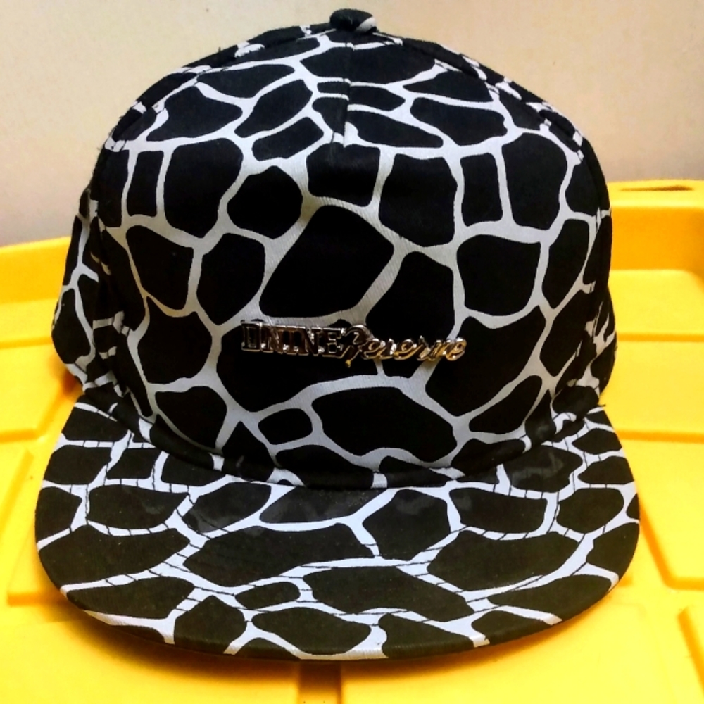 D9 Reserve Giraffe 3M Print Adjustable Baseball Cap